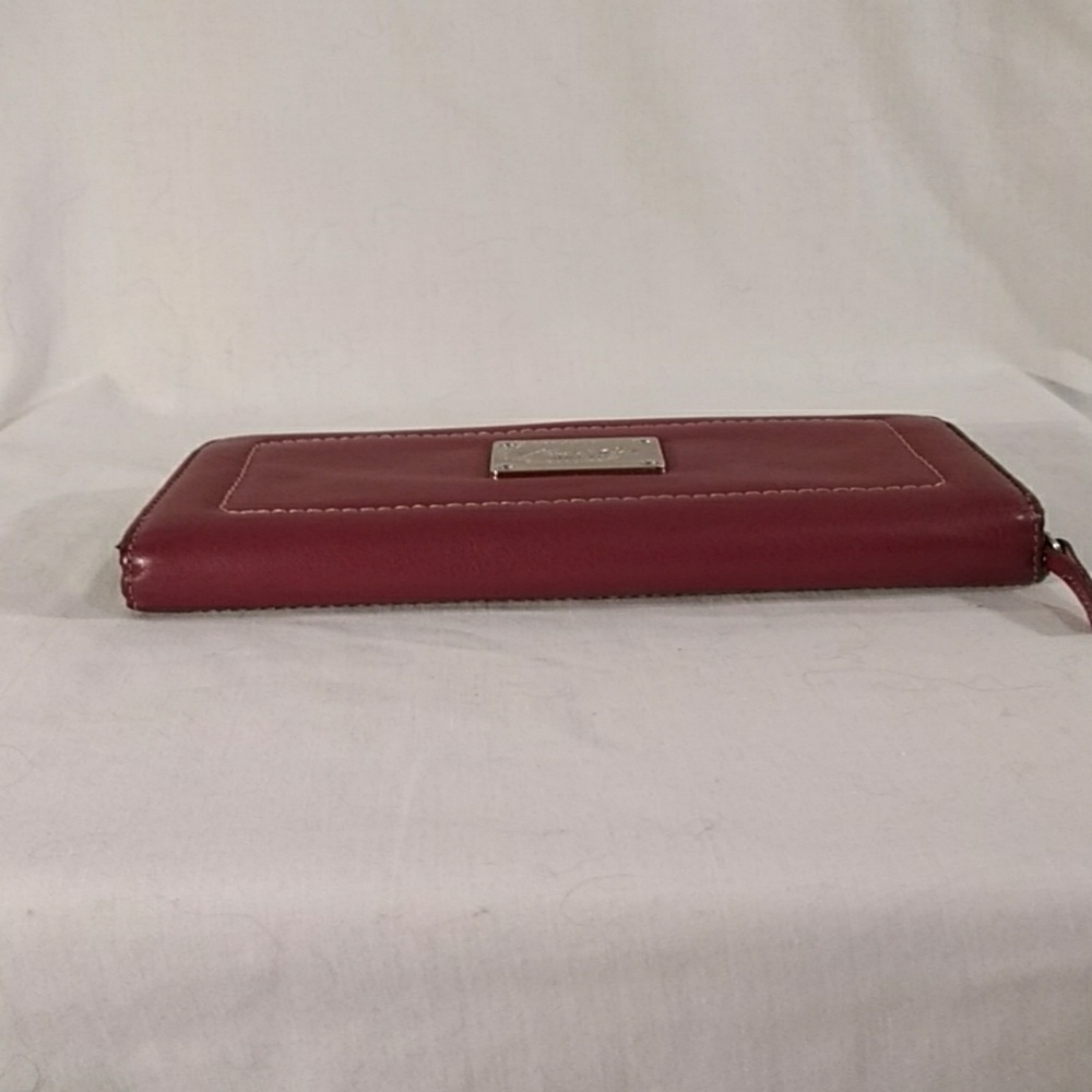 Kenneth Cole Wallet - Picture 4 of 4